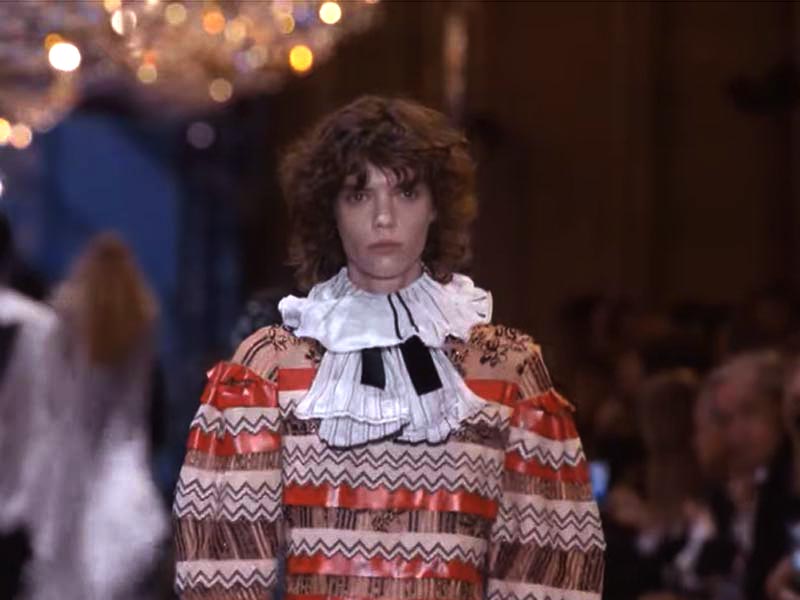 Louis Vuitton propone un viaje a través del tiempo en la pasarela