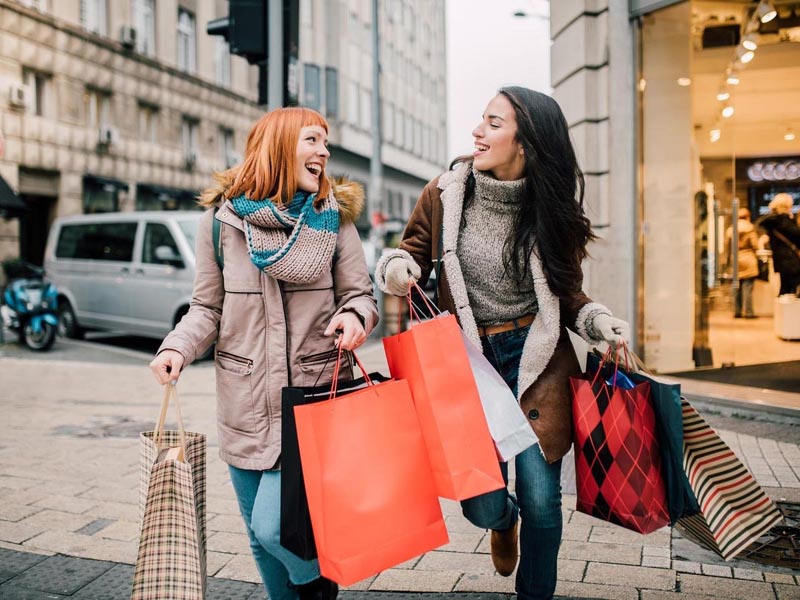 Ventas en shoppings compras amigas bolsas