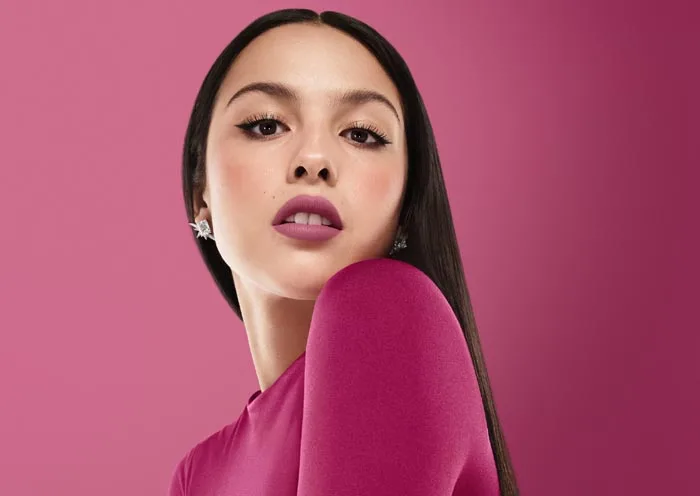 Olivia Rodrigo presenta los nuevos L'Absolu Rouge Drama Matte